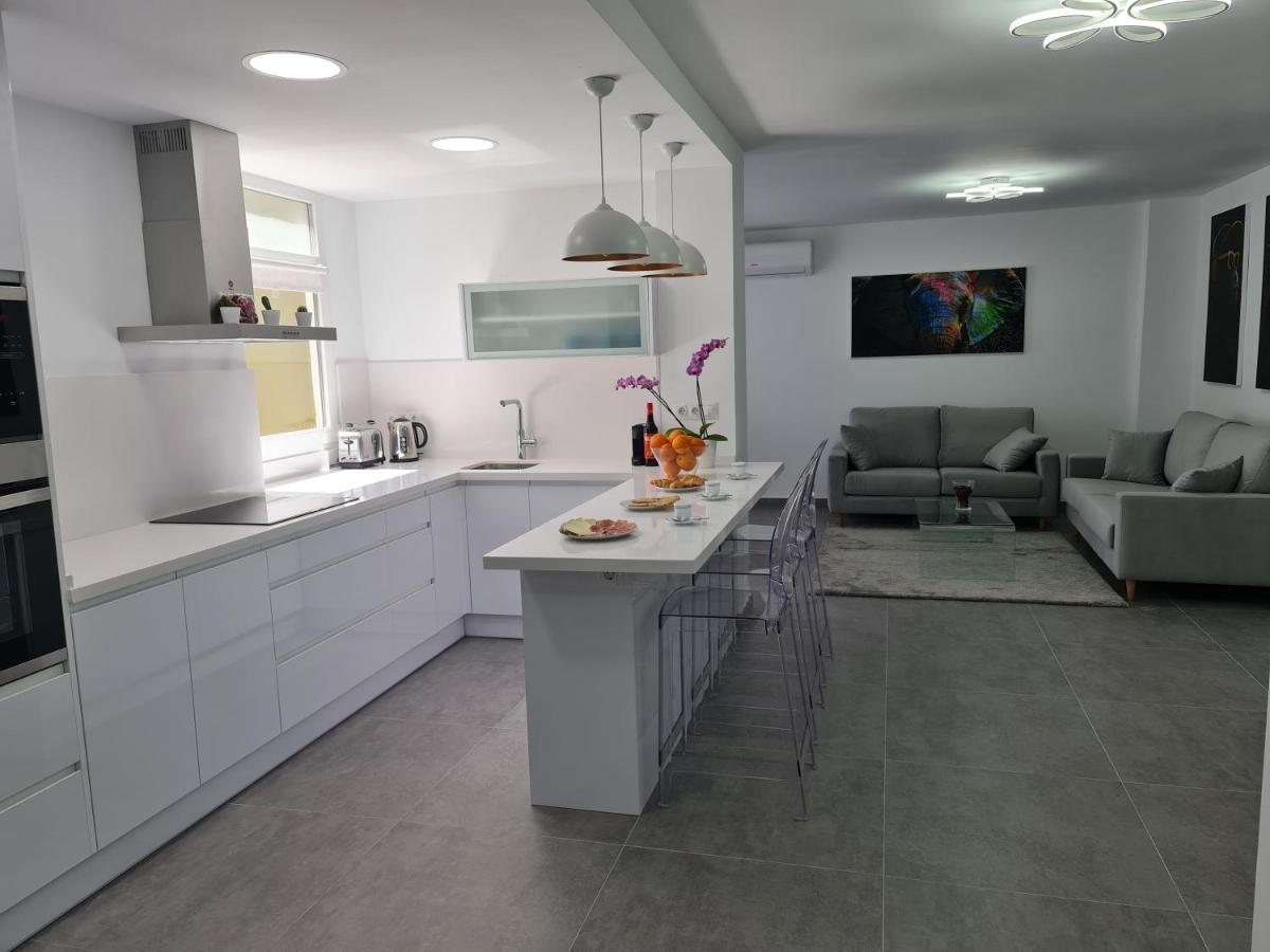 Modern 3 Bedroom Luxury Apartment In Torremolinos Exterior photo